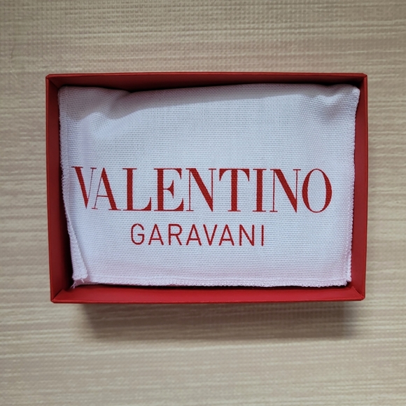 Valentino Rockstud Cardholder - Picture 5 of 11